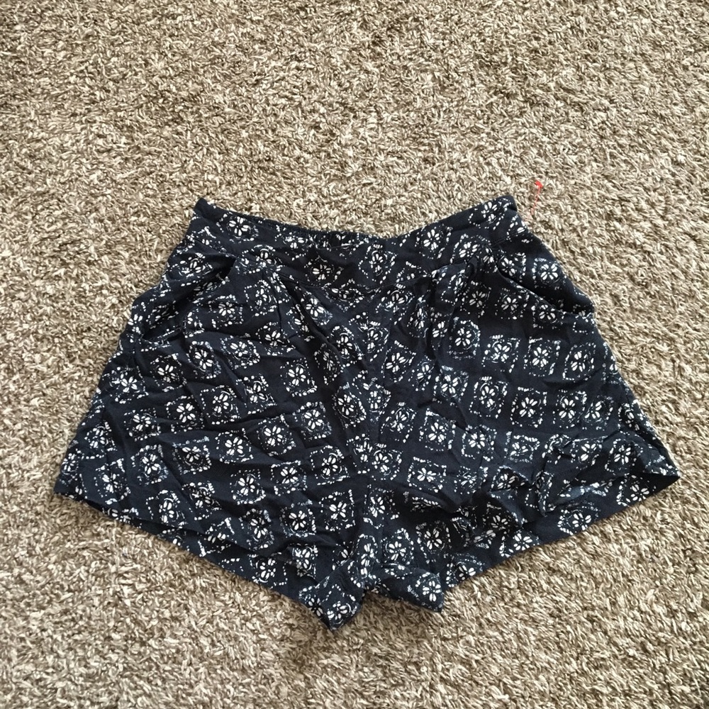 🖤Black printed soft shorts 🖤